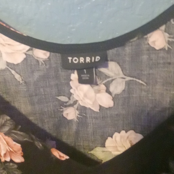 Torrid Blouse - Picture 2 of 4